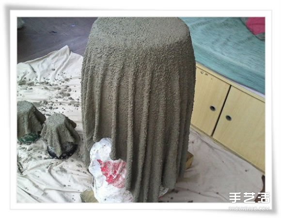 旧毛巾废物利用做花盆 水泥毛巾花盆手工制作(图10) 旧毛巾废物利用做花盆 水泥毛巾花盆手工制作(图10)