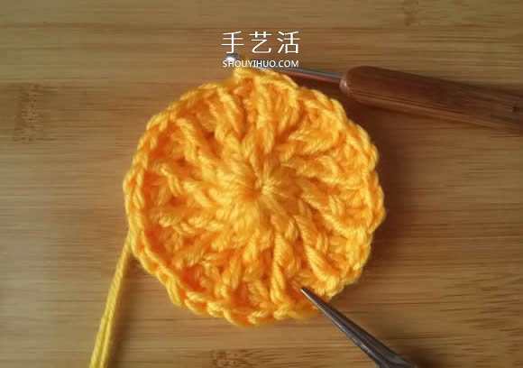 手工钩针编织单色花朵坐垫/杯垫的方法图解(图8) 手工钩针编织单色花朵坐垫/杯垫的方法图解(图8)