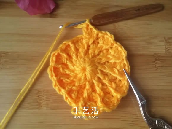手工钩针编织单色花朵坐垫/杯垫的方法图解(图9) 手工钩针编织单色花朵坐垫/杯垫的方法图解(图9)