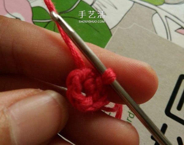 毛线小花的钩针编织图解 六瓣花朵的编织教程(图1) 毛线小花的钩针编织图解 六瓣花朵的编织教程(图1)