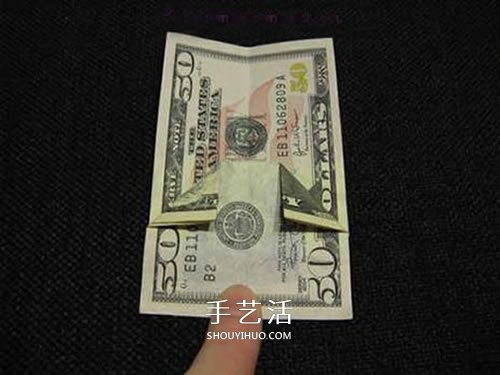美元圣诞树的折法图解 纸币折纸圣诞树步骤(图5) 美元圣诞树的折法图解 纸币折纸圣诞树步骤(图5)