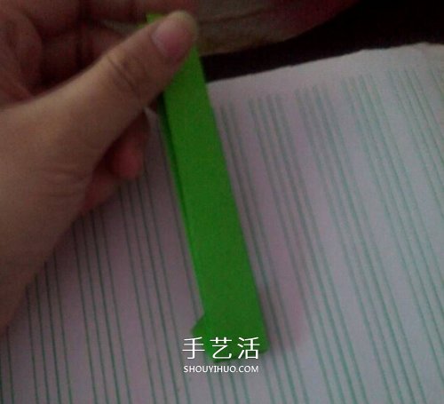 纸戒指的折法图解教程 折纸戒指简单又可爱(图7) 纸戒指的折法图解教程 折纸戒指简单又可爱(图7)
