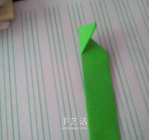 纸戒指的折法图解教程 折纸戒指简单又可爱(图6) 纸戒指的折法图解教程 折纸戒指简单又可爱(图6)
