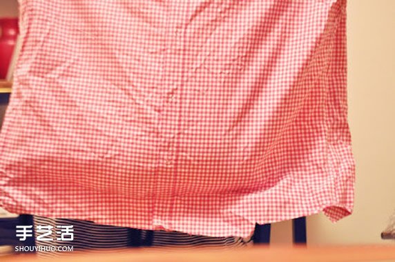 旧衬衫改造个性抱枕套 旧衬衫DIY靠枕套的方法(图6)