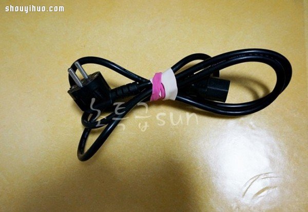 破洞塑胶手套改造 DIY制作10种生活小道具(图14) 破洞塑胶手套改造 DIY制作10种生活小道具(图14)