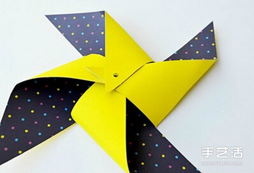 手工折纸风车图解教程 简单幼儿风车制作过程(图6)