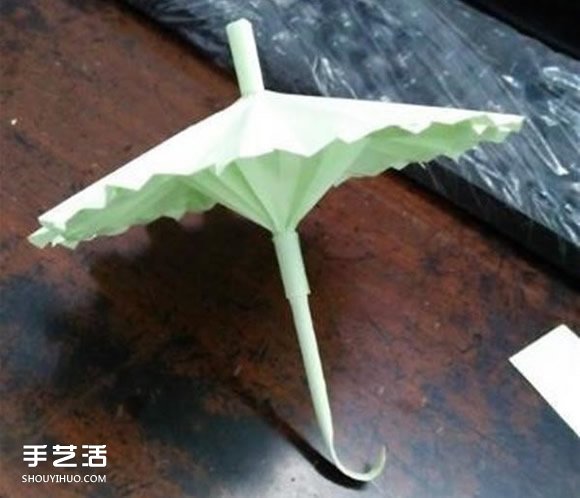 立体小雨伞的折法图解 儿童纸雨伞制作方法(图2)