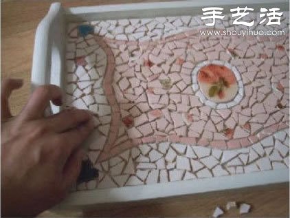 瓷砖碎片废物利用改造旧托盘(图7) 瓷砖碎片废物利用改造旧托盘(图7)