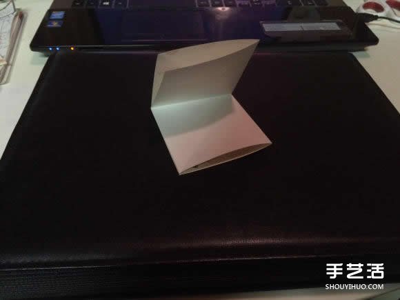 自带夹页功能的个性书签的折法图解教程(图3) 自带夹页功能的个性书签的折法图解教程(图3)