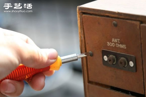 旧电视手工DIY改造怀旧鱼缸水族箱图解教程(图2) 旧电视手工DIY改造怀旧鱼缸水族箱图解教程(图2)