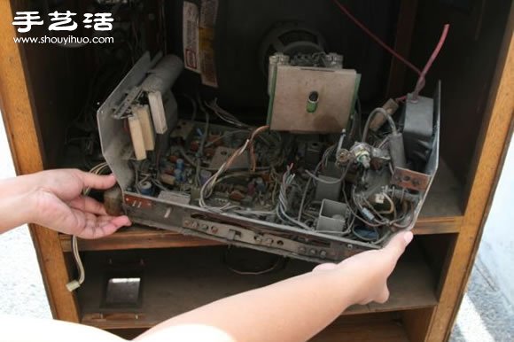 旧电视手工DIY改造怀旧鱼缸水族箱图解教程(图3) 旧电视手工DIY改造怀旧鱼缸水族箱图解教程(图3)
