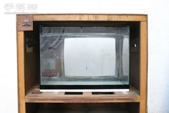 旧电视手工DIY改造怀旧鱼缸水族箱图解教程(图9) 旧电视手工DIY改造怀旧鱼缸水族箱图解教程(图9)