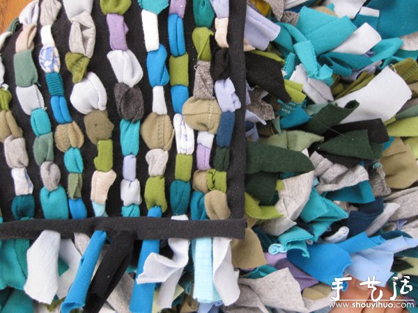 旧衣服动手DIY制作脚垫(图8) 旧衣服动手DIY制作脚垫(图8)