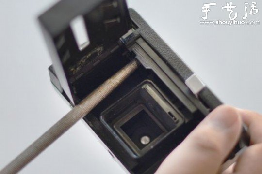 旧相机DIY改装成iPhone手机充电插座(图4) 旧相机DIY改装成iPhone手机充电插座(图4)