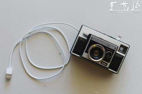 旧相机DIY改装成iPhone手机充电插座(图6) 旧相机DIY改装成iPhone手机充电插座(图6)