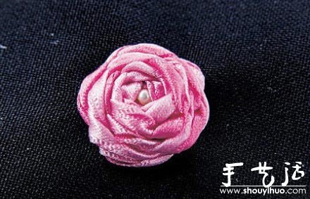 丝带编织精美玫瑰花的教程(图3) 丝带编织精美玫瑰花的教程(图3)