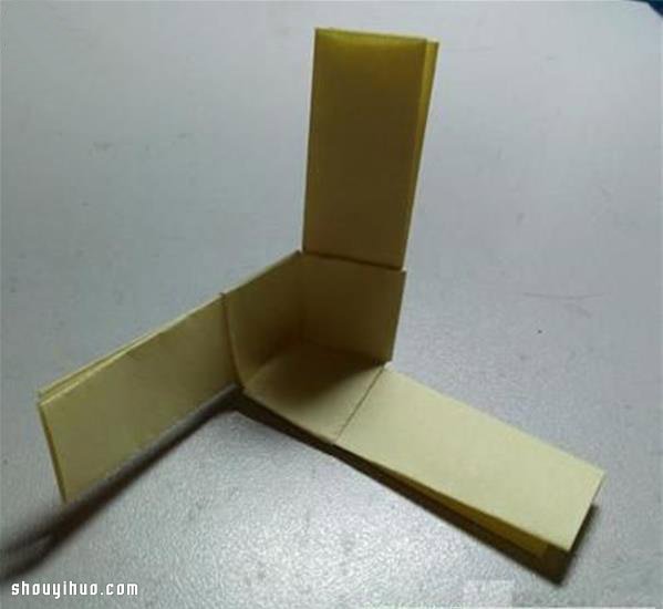 折纸竹蜻蜓的折法 手工折纸竹蜻蜓玩具图解(图4) 折纸竹蜻蜓的折法 手工折纸竹蜻蜓玩具图解(图4)