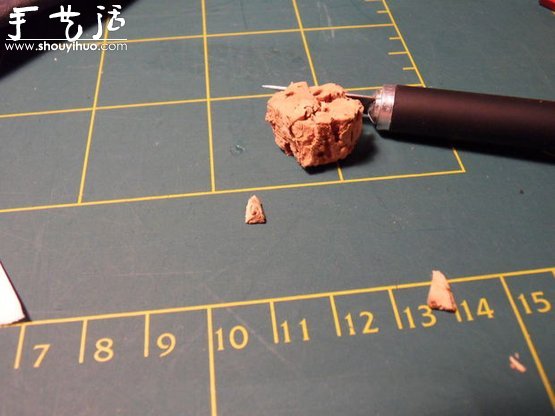 软木塞DIY制作灰袍甘道夫(图4) 软木塞DIY制作灰袍甘道夫(图4)