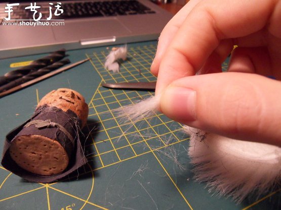 软木塞DIY制作灰袍甘道夫(图11) 软木塞DIY制作灰袍甘道夫(图11)