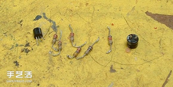 电路板电子元件变废为宝 DIY手工制作小蜘蛛(图4) 电路板电子元件变废为宝 DIY手工制作小蜘蛛(图4)