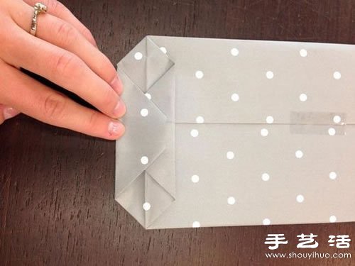 手工折纸制作经典的礼品包装袋(图8) 手工折纸制作经典的礼品包装袋(图8)