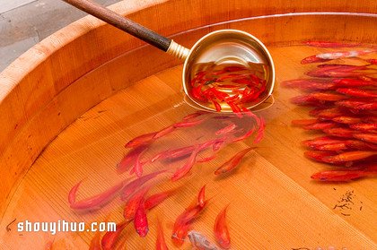 可怜小金鱼被透明树脂封存?别哭,你再仔细看(图7) 可怜小金鱼被透明树脂封存?别哭,你再仔细看(图7)