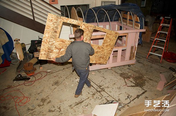 生活垃圾大改造 DIY制作流浪汉眼中的高级别墅(图6) 生活垃圾大改造 DIY制作流浪汉眼中的高级别墅(图6)