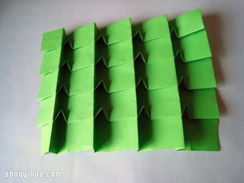一张纸折纸立体圣诞树手工DIY制作图解教程(图6) 一张纸折纸立体圣诞树手工DIY制作图解教程(图6)