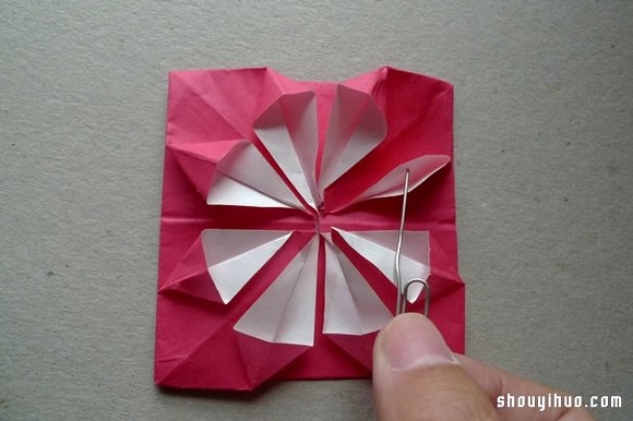 纸绣球的做法 折纸绣球花手工制作图解教程(图9) 纸绣球的做法 折纸绣球花手工制作图解教程(图9)