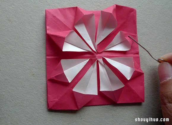 纸绣球的做法 折纸绣球花手工制作图解教程(图10) 纸绣球的做法 折纸绣球花手工制作图解教程(图10)