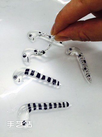 创意DIY:如何用强力胶自制花园鳗的方法(图5) 创意DIY:如何用强力胶自制花园鳗的方法(图5)