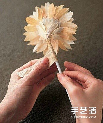 玉米叶制作花朵的方法 玉米叶DIY仿真花教程(图7) 玉米叶制作花朵的方法 玉米叶DIY仿真花教程(图7)