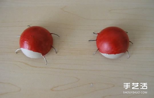 简单幼儿小手工:乒乓球制作七星瓢虫的方法(图4) 简单幼儿小手工:乒乓球制作七星瓢虫的方法(图4)