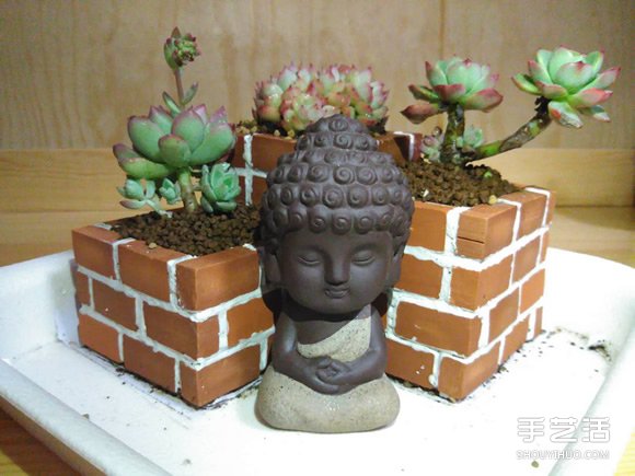 将花坛搬到桌子上!利用废砖头DIY制作花盆(图1) 将花坛搬到桌子上!利用废砖头DIY制作花盆(图1)