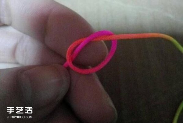 简单冰花结的编织方法 手工编冰花结的步骤图解(图1) 简单冰花结的编织方法 手工编冰花结的步骤图解(图1)