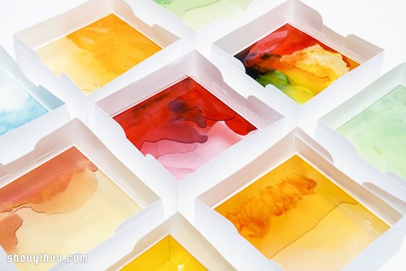 用 Gummy Bears 熊仔糖果制作七彩灯箱(图1)