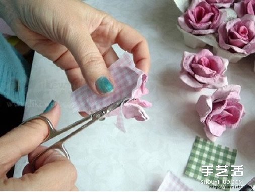 蛋托玫瑰花装饰手工制作 即使婚礼上都可以用(图5) 蛋托玫瑰花装饰手工制作 即使婚礼上都可以用(图5)