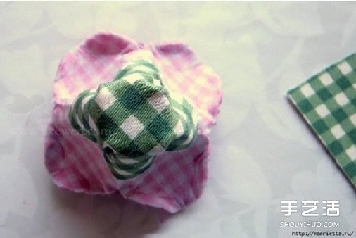 蛋托玫瑰花装饰手工制作 即使婚礼上都可以用(图6) 蛋托玫瑰花装饰手工制作 即使婚礼上都可以用(图6)