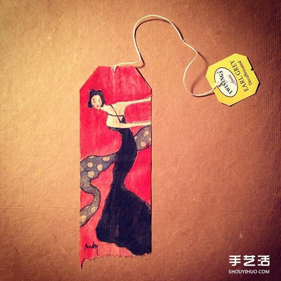 变废为宝:艺术家用喝过的茶包当画布写日记(图11) 变废为宝:艺术家用喝过的茶包当画布写日记(图11)