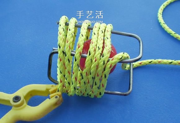 绳子编织球体的方法 怎么用绳编圆球小挂件(图3) 绳子编织球体的方法 怎么用绳编圆球小挂件(图3)
