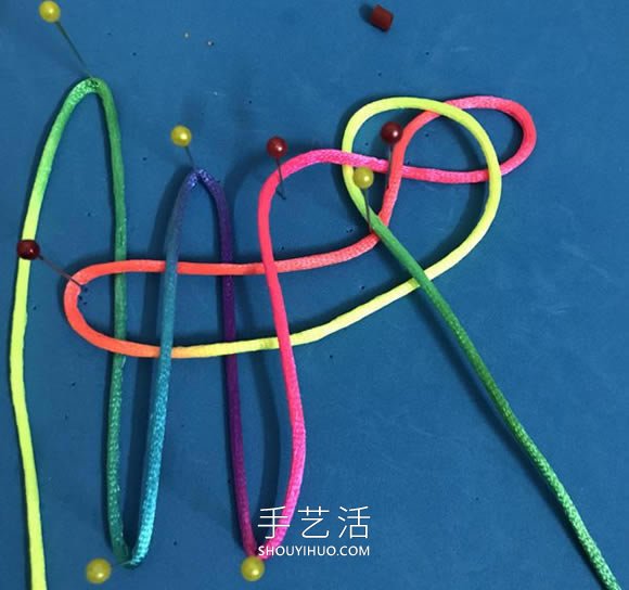 蝴蝶结的编法步骤图解教程(图4) 蝴蝶结的编法步骤图解教程(图4)