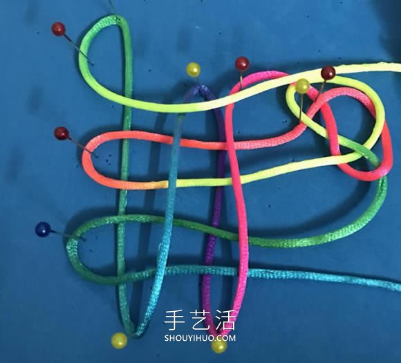 蝴蝶结的编法步骤图解教程(图7) 蝴蝶结的编法步骤图解教程(图7)
