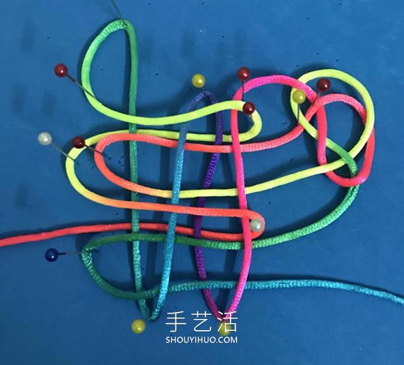 蝴蝶结的编法步骤图解教程(图9) 蝴蝶结的编法步骤图解教程(图9)