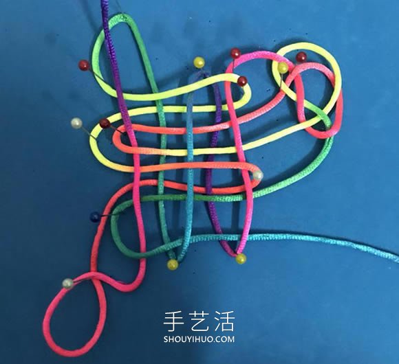 蝴蝶结的编法步骤图解教程(图12) 蝴蝶结的编法步骤图解教程(图12)