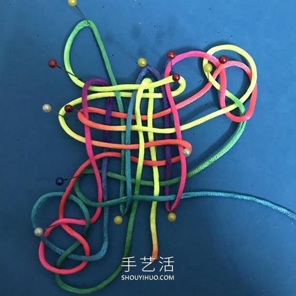 蝴蝶结的编法步骤图解教程(图15) 蝴蝶结的编法步骤图解教程(图15)
