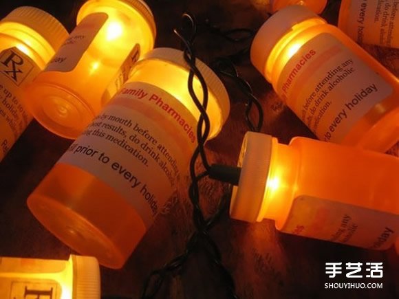 医院里的圣诞节日装饰 用保险套制作圣诞树!(图2) 医院里的圣诞节日装饰 用保险套制作圣诞树!(图2)
