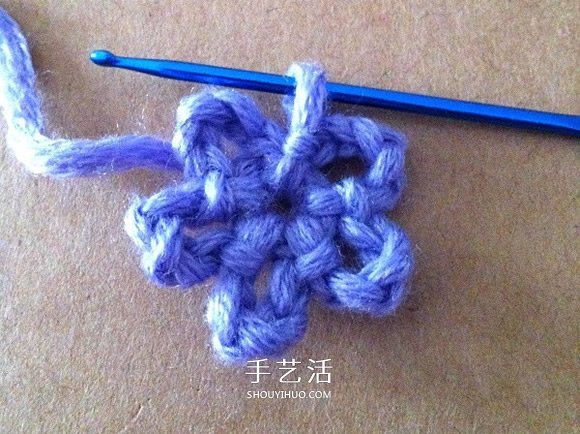 两层双色五瓣花的钩法 手工钩针编织五角星花(图5) 两层双色五瓣花的钩法 手工钩针编织五角星花(图5)