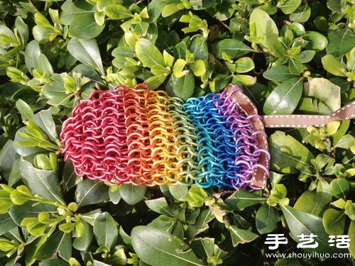 利用金属线DIY制作漂亮彩虹袋子(图3) 利用金属线DIY制作漂亮彩虹袋子(图3)