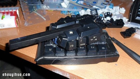 废弃键盘废物利用DIY制作坦克模型图解教程(图4)