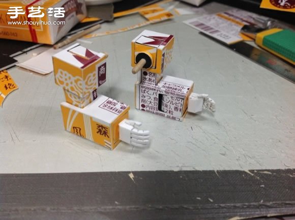 纸盒子手工制作可以变形的擎天柱模型玩具(图6)